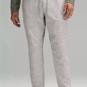 Lululemon Athletica Light (Heathered) Gray Joggers